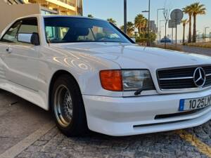 Image 2/65 of Mercedes-Benz 380 SEC (1985)