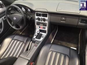Image 35/72 de Mercedes-Benz SLK 200 Kompressor (2003)