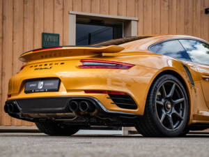 Bild 23/50 von Porsche 911 Turbo S Exclusive (2018)