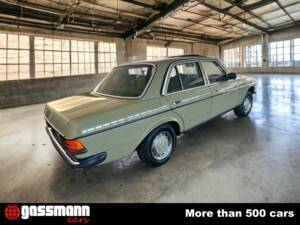 Bild 5/15 von Mercedes-Benz 200 (1983)