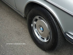 Bild 11/15 von BMW 3,0 L (1975)