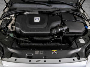 Image 40/50 de Volvo V70 D3 (2010)