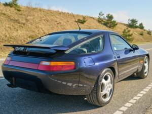 Immagine 20/50 di Porsche 928 GTS (1992)