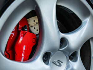 Afbeelding 27/50 van Porsche 911 Carrera 4S (2004)