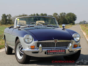 Image 7/41 of MG MGB (1975)