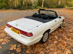 Immagine 22/50 di Alfa Romeo 2.0 Spider (1993)