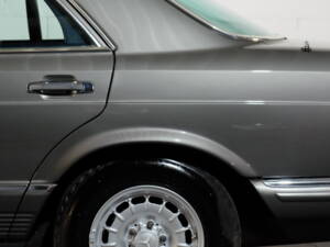 Image 3/31 of Mercedes-Benz 500 SEL (1987)