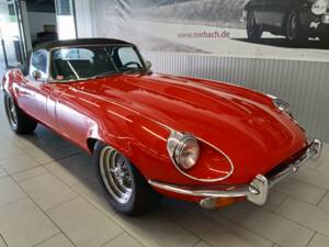 Image 5/18 de Jaguar E-Type (1969)