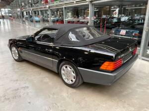 Image 41/53 de Mercedes-Benz 500 SL (1992)