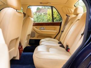 Image 18/37 of Bentley Arnage R (2002)