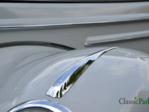 Image 47/50 of Mercedes-Benz 220 (1952)
