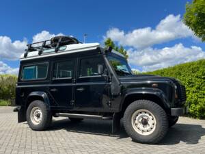 Image 1/93 of Land Rover Defender 110 (2014)