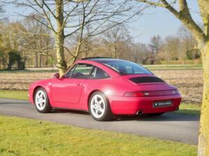 Image 8/46 of Porsche 911 Carrera (1997)
