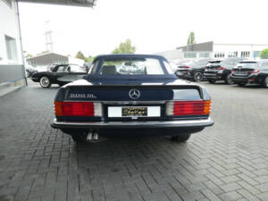 Image 5/26 of Mercedes-Benz 500 SL (1988)