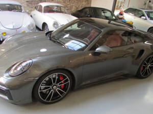 Image 7/20 of Porsche 911 Turbo (2022)
