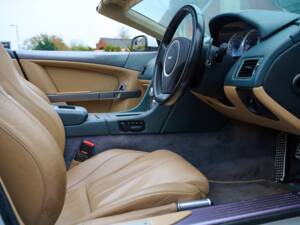 Image 23/50 of Aston Martin DB 9 Volante (2009)