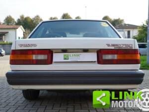 Image 7/10 of Volvo 780 Bertone (1987)