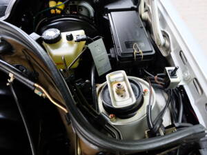 Image 72/75 of Mercedes-Benz E 280 T (1994)