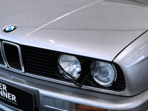 Image 9/22 de BMW 325i (1988)