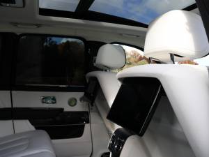 Image 49/100 of Rolls-Royce Cullinan Black Badge (2021)