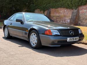 Immagine 1/29 di Mercedes-Benz 500 SL (1992)