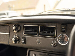Imagen 65/93 de MG MGB GT V8 (1974)