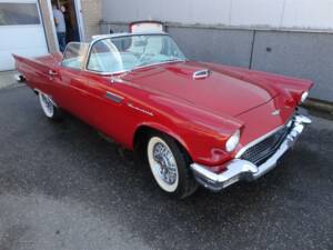 Image 7/38 of Ford Thunderbird (1957)