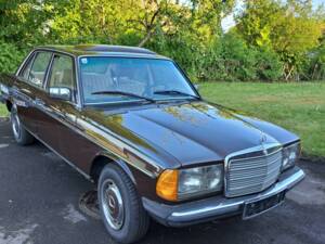 Bild 1/5 von Mercedes-Benz 200 D (1980)