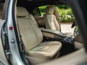Bild 24/50 von BMW 745d (2005)