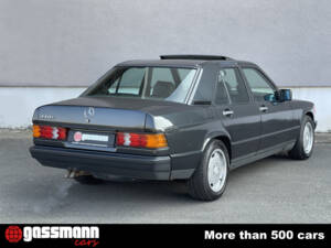 Immagine 6/15 di Mercedes-Benz 190 E 3.2 AMG (1986)