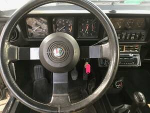 Bild 5/12 von Alfa Romeo GTV 6 2.5 (1986)