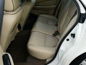 Image 38/50 of Jaguar XJ 8 4.2 (2008)