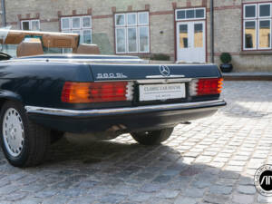 Image 27/32 of Mercedes-Benz 560 SL (1988)