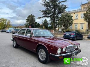 Image 3/10 of Jaguar Sovereign H.E. V12 (1983)
