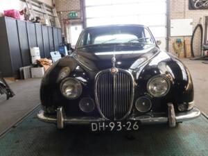 Image 9/50 of Jaguar S-Type 3.8 (1964)