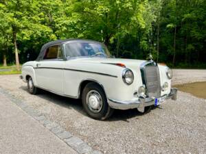 Imagen 5/55 de Mercedes-Benz 220 S Cabriolet (1957)