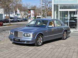 Image 16/29 of Bentley Arnage Le Mans (2001)