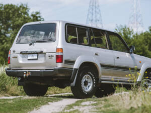 Image 12/37 of Toyota Land Cruiser FJ80 (1991)