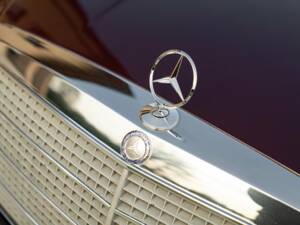 Image 25/50 of Mercedes-Benz 280 SE (1973)