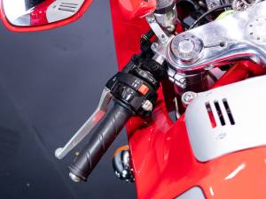 Image 33/50 of Ducati DUMMY (2002)