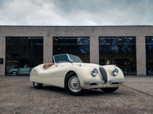 Image 7/45 of Jaguar XK 120 OTS (1950)