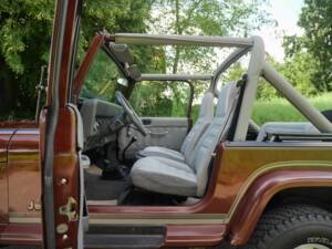 Image 18/23 of Jeep YJ (1988)