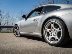 Image 16/82 of Porsche 911 Carrera 4S (WLS) (2006)