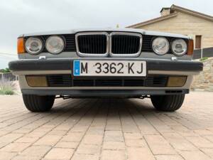 Image 23/40 of BMW 750iL (1989)