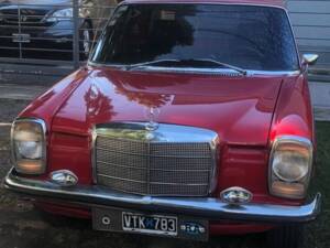 Imagen 3/8 de Mercedes-Benz 220 D (1973)