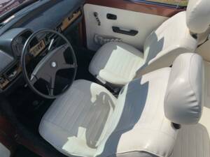 Immagine 7/8 di Volkswagen Käfer 1303 &quot;Champagne Edition&quot; (1978)