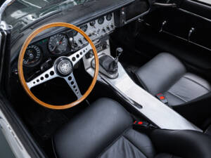 Image 23/42 of Jaguar E-Type 3.8 (1963)
