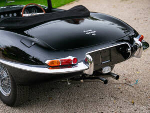 Image 9/50 de Jaguar E-Type (1967)