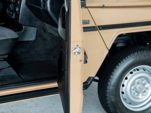 Bild 41/50 von Mercedes-Benz 300 GE (kurz) (1990)