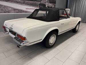 Image 8/19 de Mercedes-Benz 280 SL (1968)